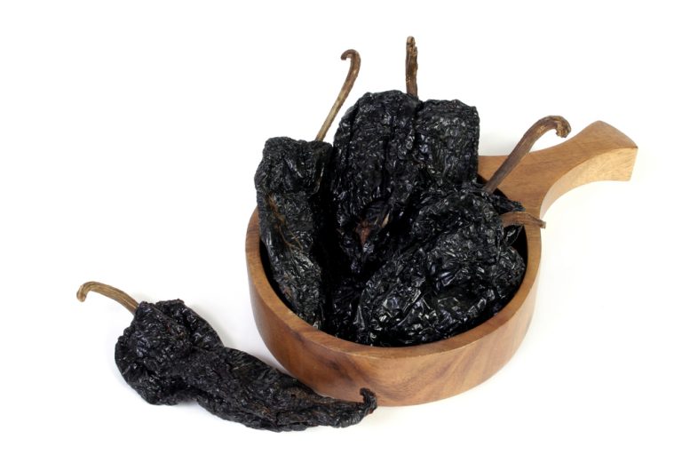 Chile Pasilla A Guide To This Mild Dried Pepper
